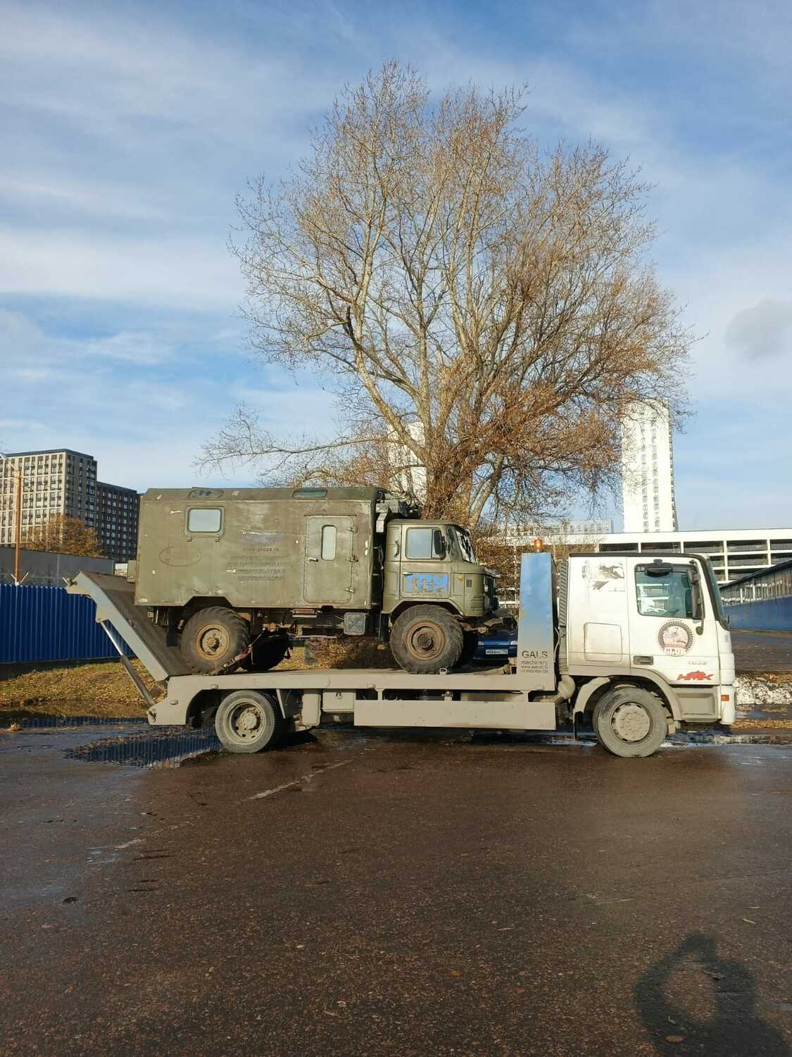 Грузовой автоэвакуатор авто